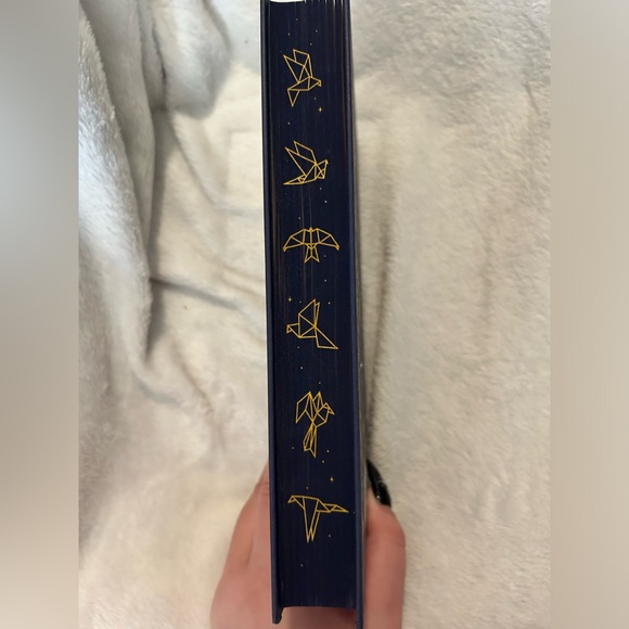 Shatter Me - UK Collector's Edition - Picture 4 of 7